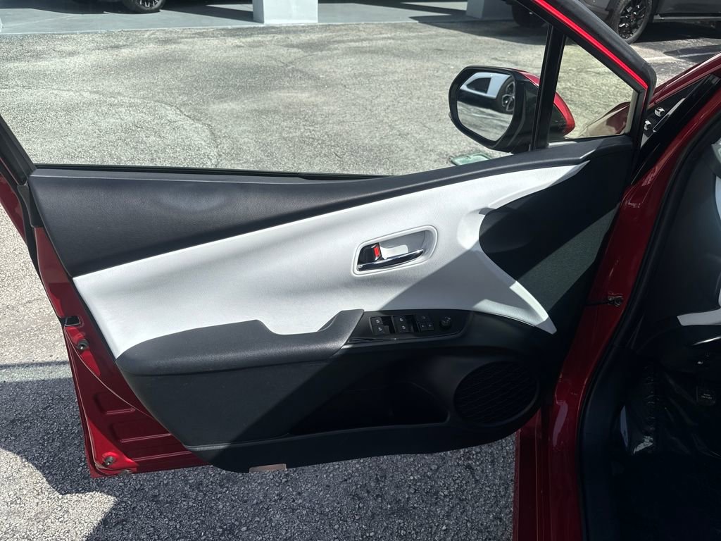 Used 2017 Toyota Prius Prime Plus image 10