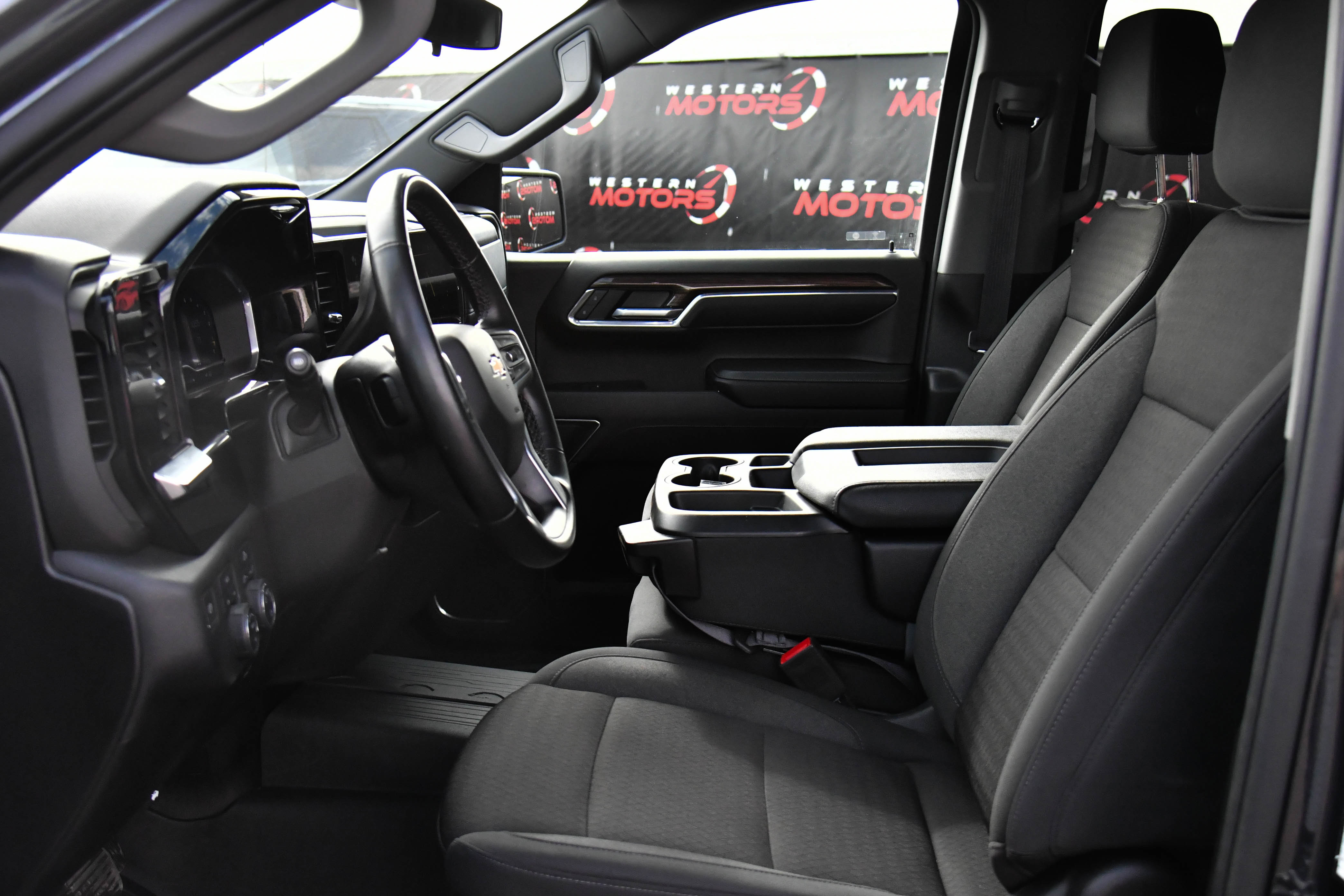 Used 2024 Chevrolet Silverado 1500 LT w/ Protection Package image 17