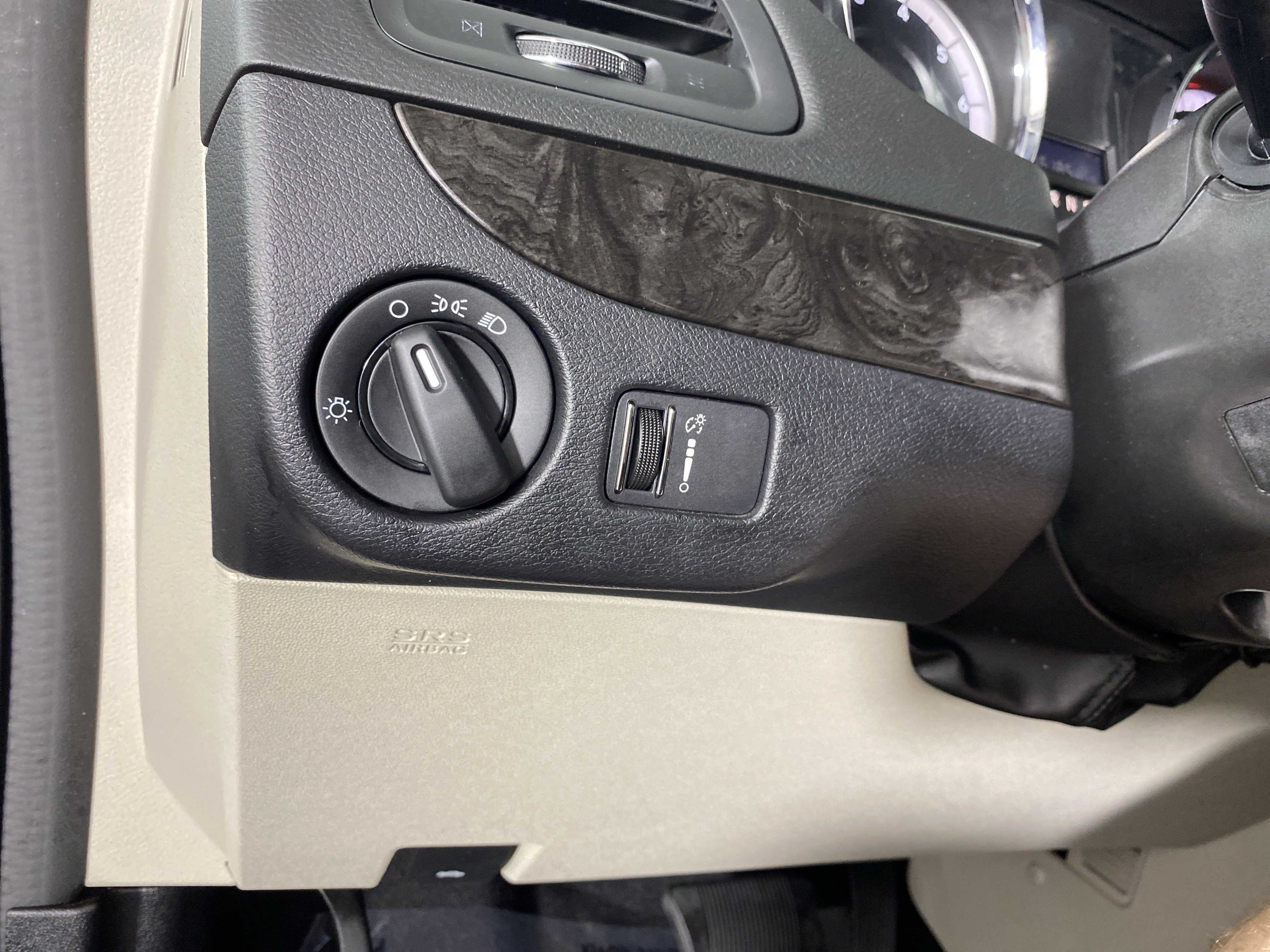 Used 2019 Dodge Grand Caravan SE w/ UConnect Hands-Free Group FWD image 22