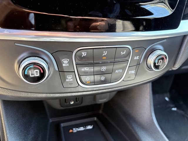 Used 2023 Chevrolet Traverse LT FWD image 19