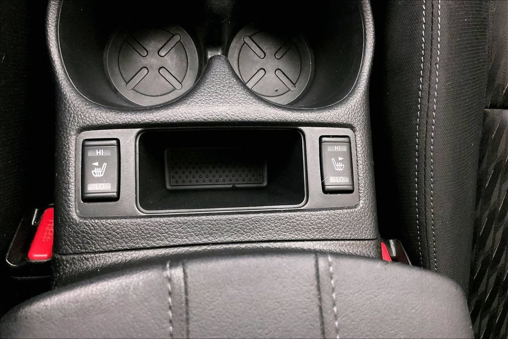 Used 2020 Nissan Rogue SV FWD image 30