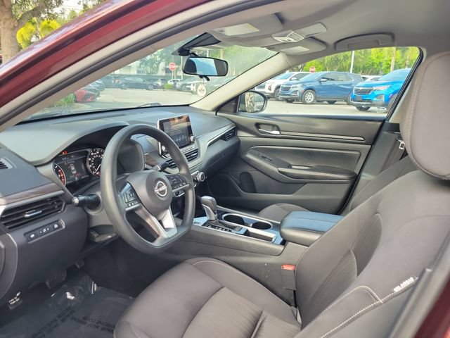 Used 2024 Nissan Altima 2.5 SV FWD image 11