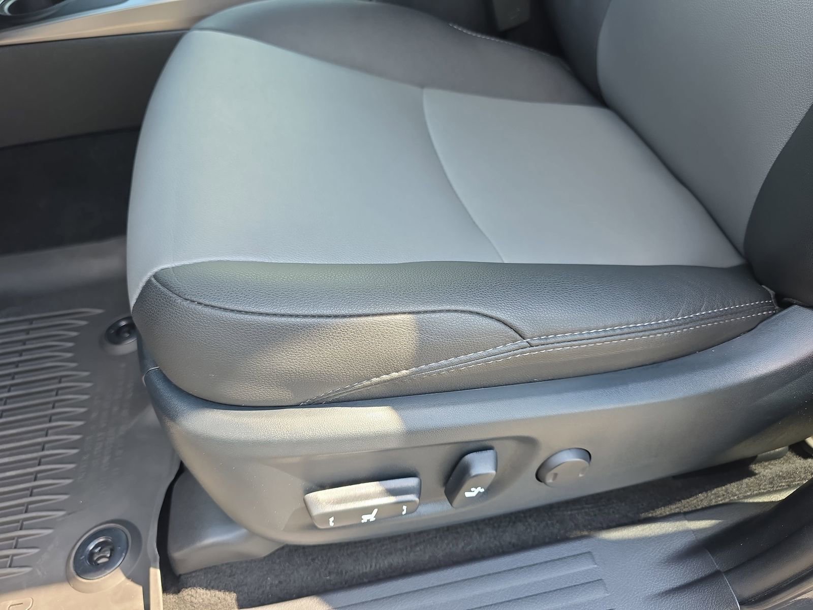 Used 2024 Toyota 4Runner SR5 Premium RWD image 27