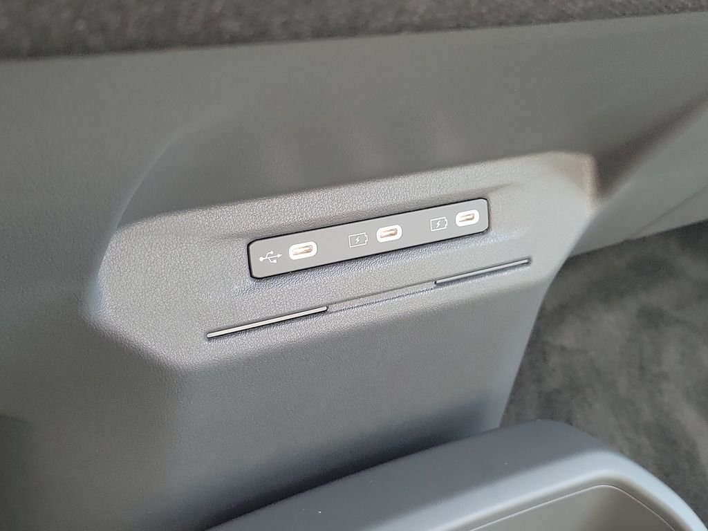 New 2027 Kia EV3 Wind FWD image 33