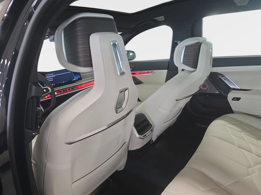 New 2026 BMW 760i xDrive w/ Executive Package AWD/4WD image 8