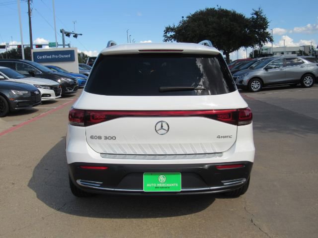 Used 2022 Mercedes-Benz EQB 300 4MATIC w/ Exclusive Package image 7