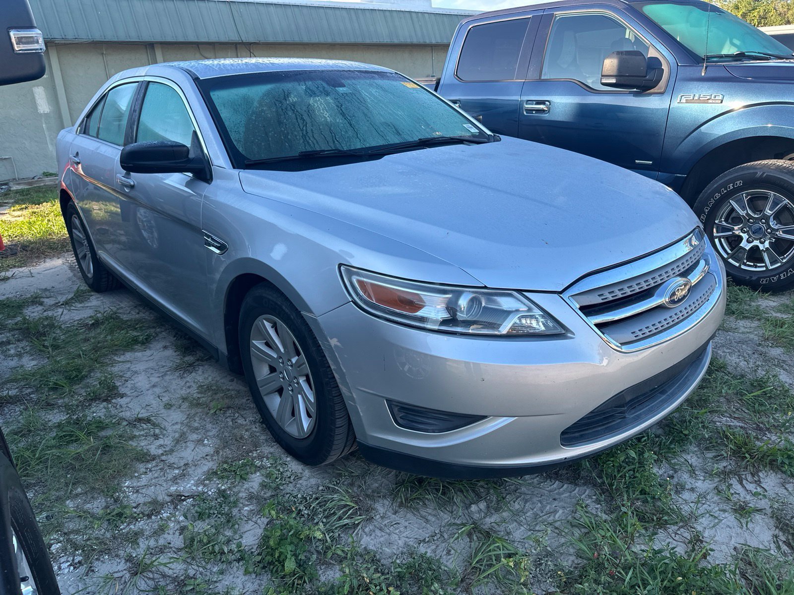 Used 2011 Ford Taurus SE