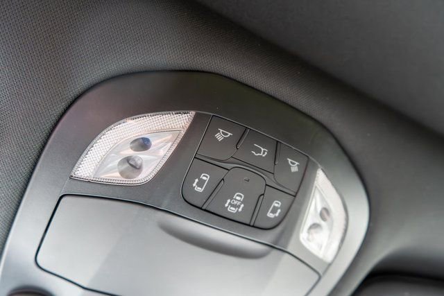 New 2026 Chrysler Pacifica Limited w/ Uconnect Theater Family Group image 26