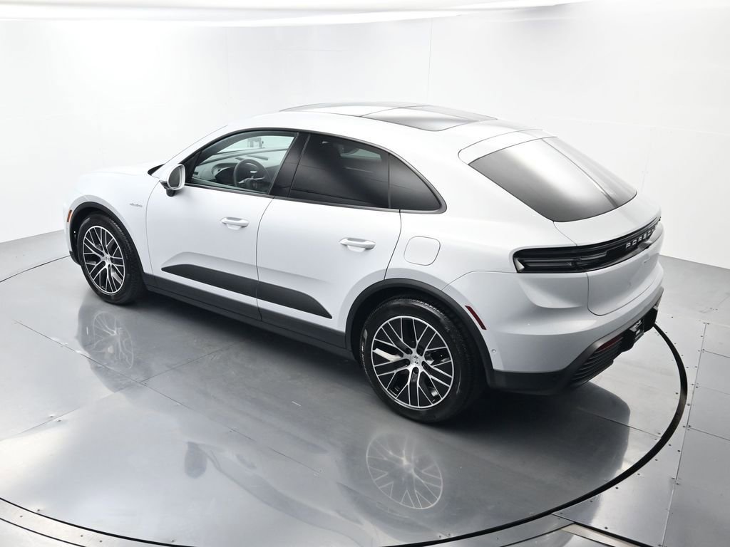 Certified 2025 Porsche Macan Electric image 36