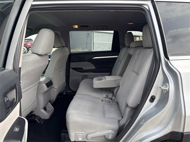 Used 2019 Toyota Highlander LE image 13