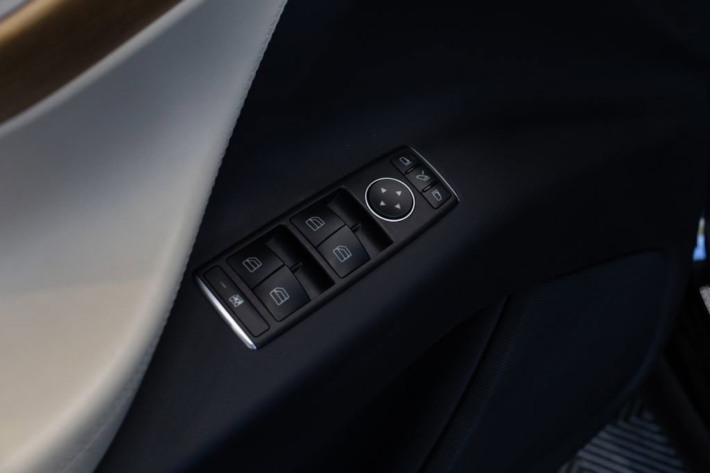 Used 2019 Tesla Model X Performance AWD/4WD image 17