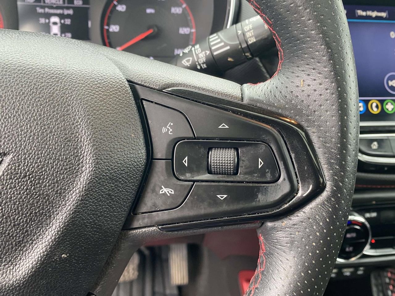 Used 2021 Chevrolet TrailBlazer RS w/ Sun and Liftgate Package image 21