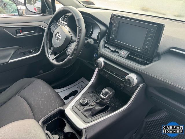 Used 2020 Toyota RAV4 XLE image 4