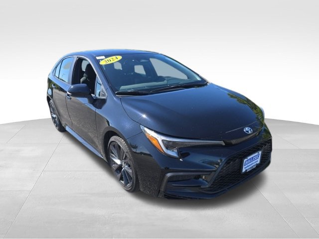 Used 2024 Toyota Corolla SE FWD image 3