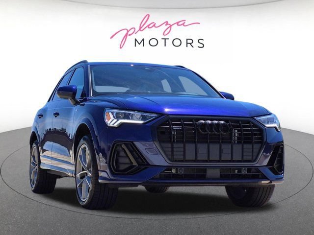 Certified 2024 Audi Q3 2.0T Premium AWD/4WD image 3
