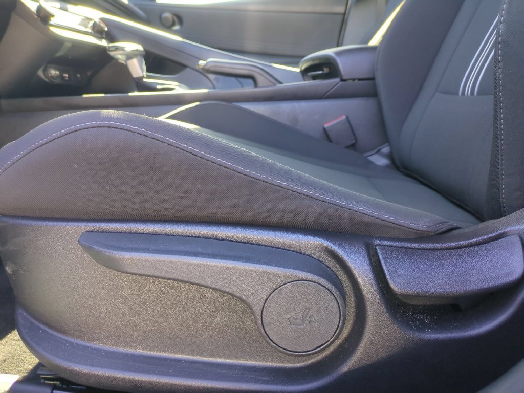 Used 2026 Hyundai Elantra Sport FWD image 14