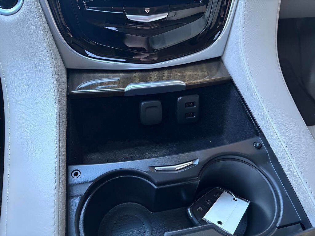 Used 2019 Cadillac Escalade Luxury image 13
