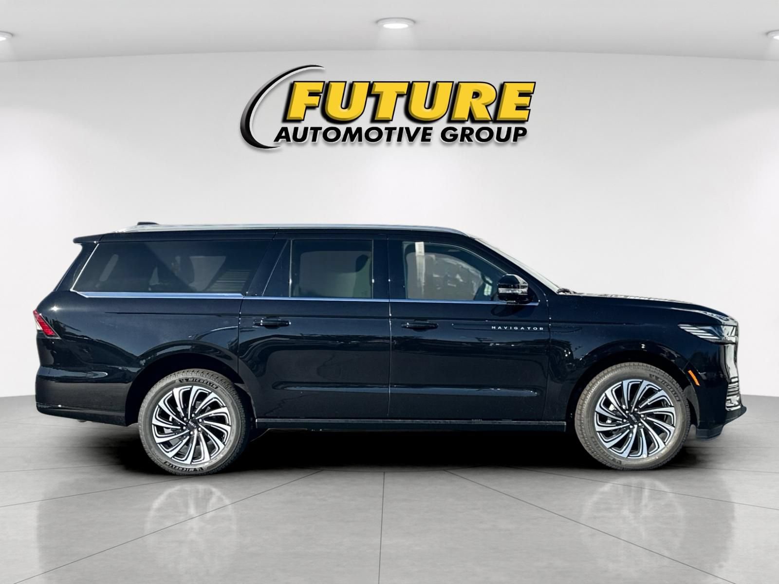 New 2027 Lincoln Navigator L Black Label AWD/4WD image 2