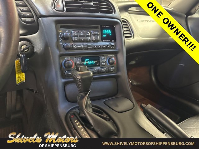 Used 2004 Chevrolet Corvette Coupe w/ Roof Package image 18