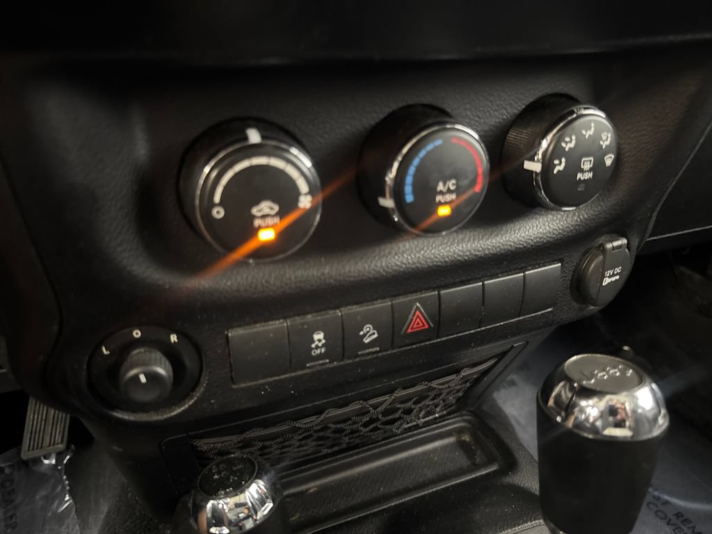 Used 2015 Jeep Wrangler Unlimited Sport w/ Quick Order Package 24S AWD/4WD image 59