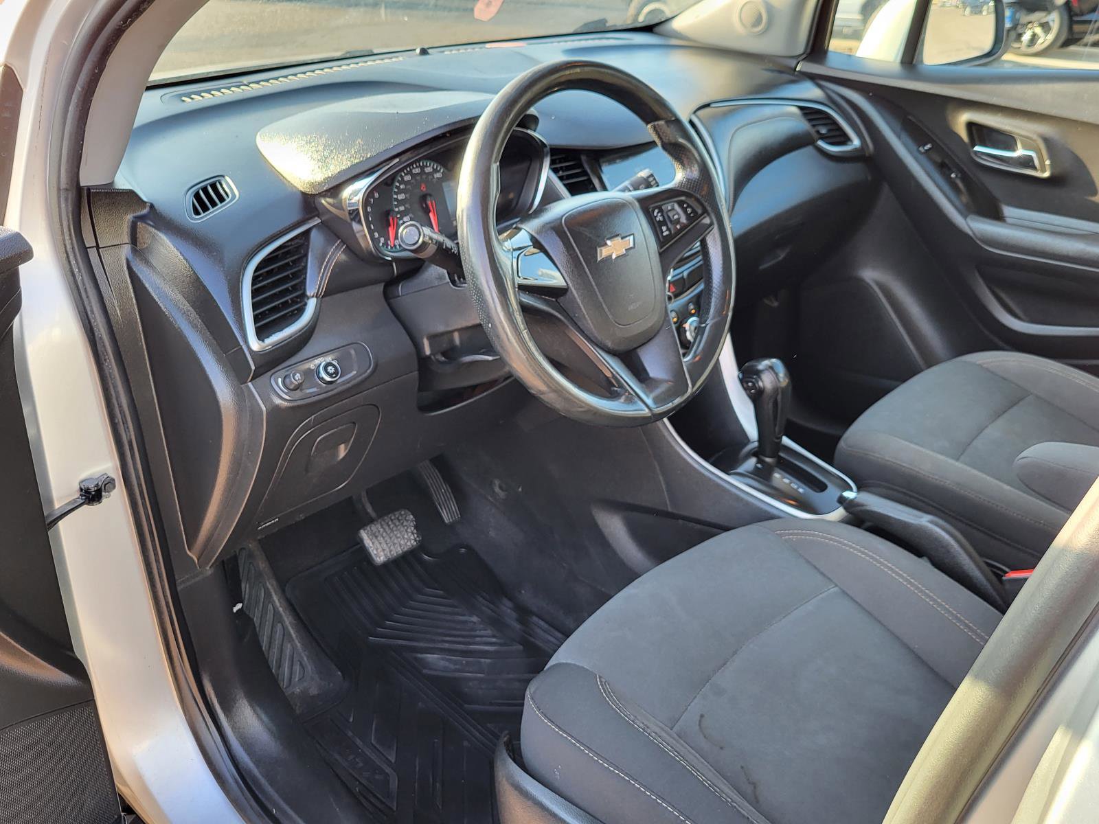 Used 2018 Chevrolet Trax LS image 16