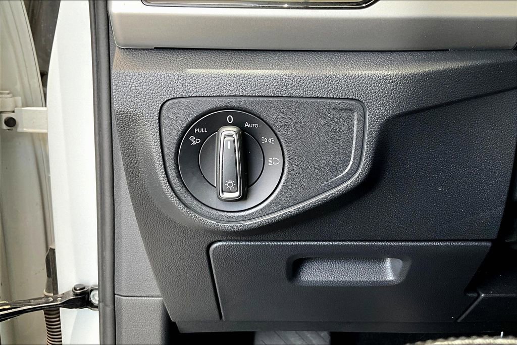 Used 2023 Volkswagen Atlas SE image 31