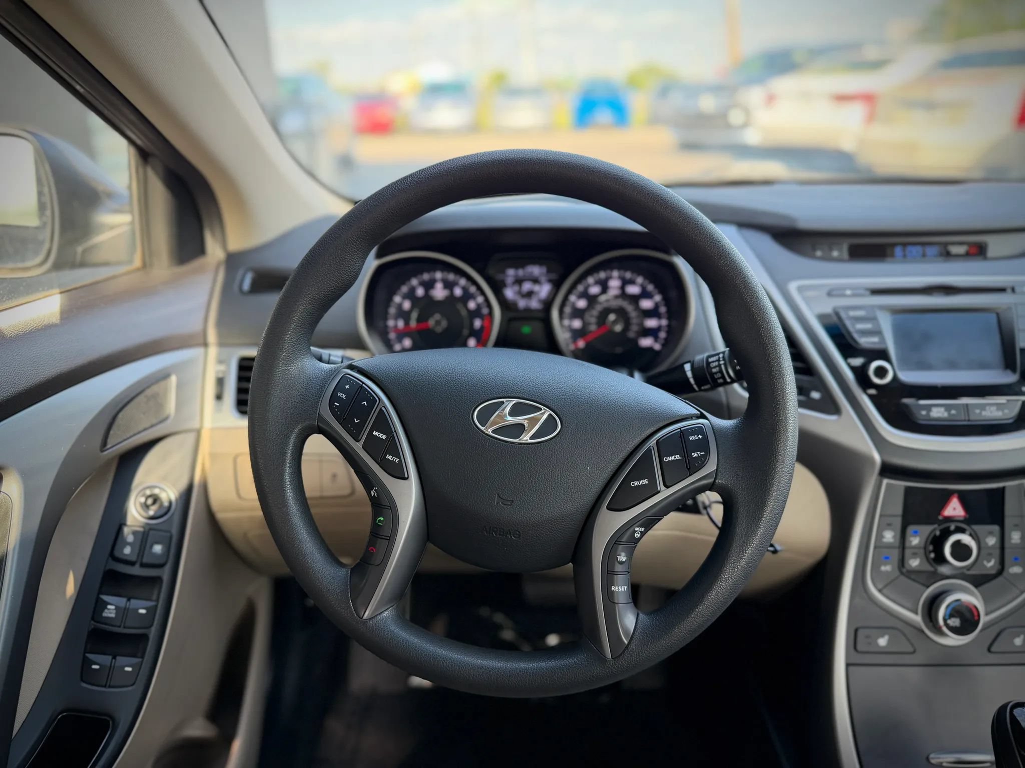 Used 2014 Hyundai Elantra SE w/ Option Group 02 FWD image 8