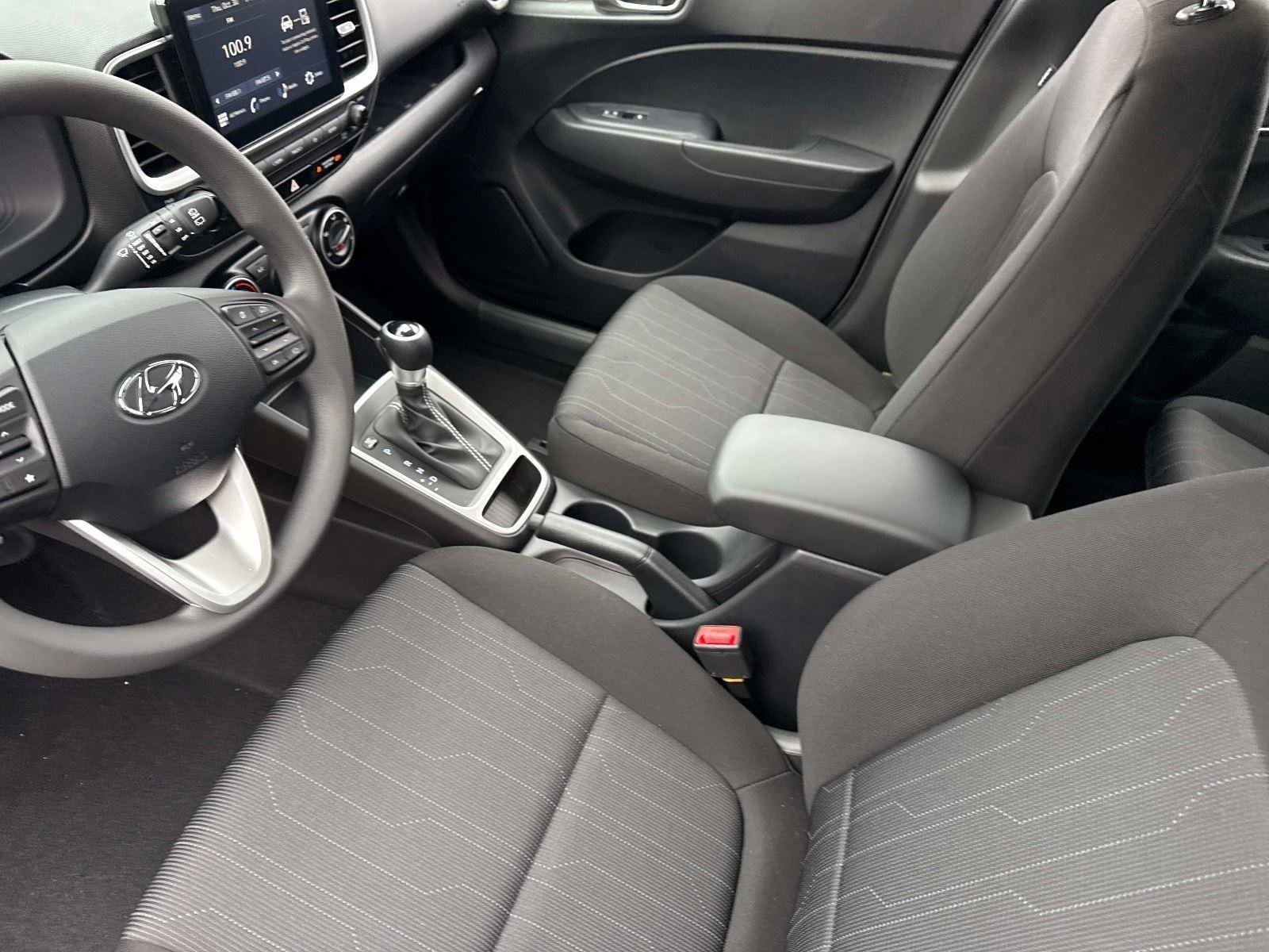 Used 2026 Hyundai Venue SE FWD image 20