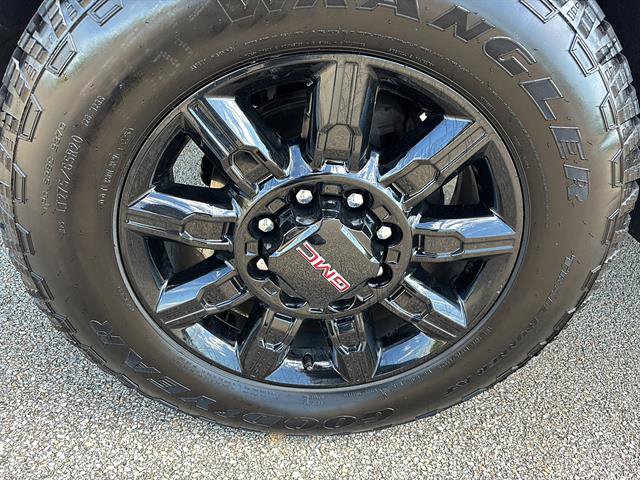 Used 2024 GMC Sierra 2500 AT4 w/ AT4 Premium Plus Package AWD/4WD image 9