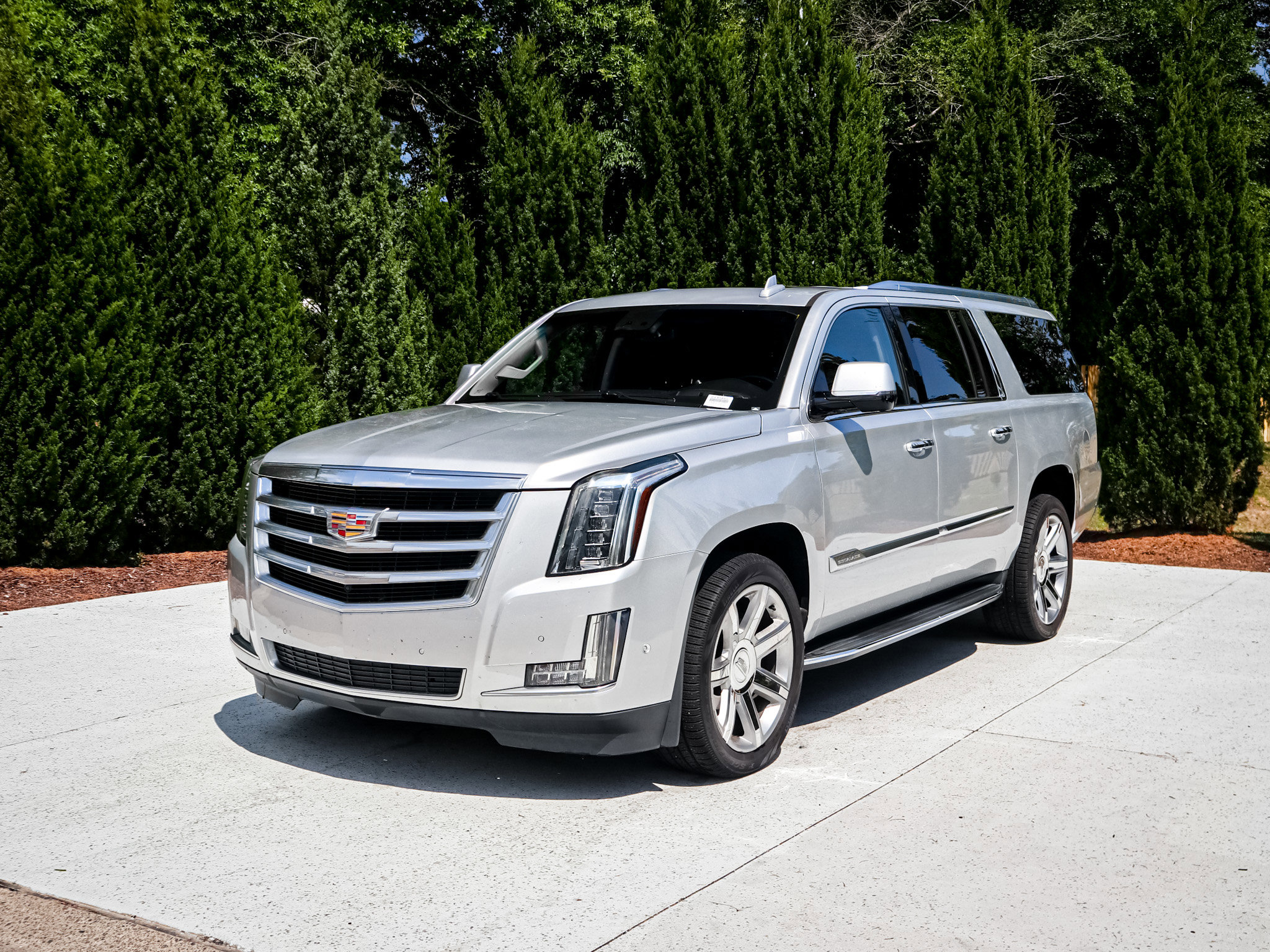 Used 2018 Cadillac Escalade ESV Luxury RWD image 5