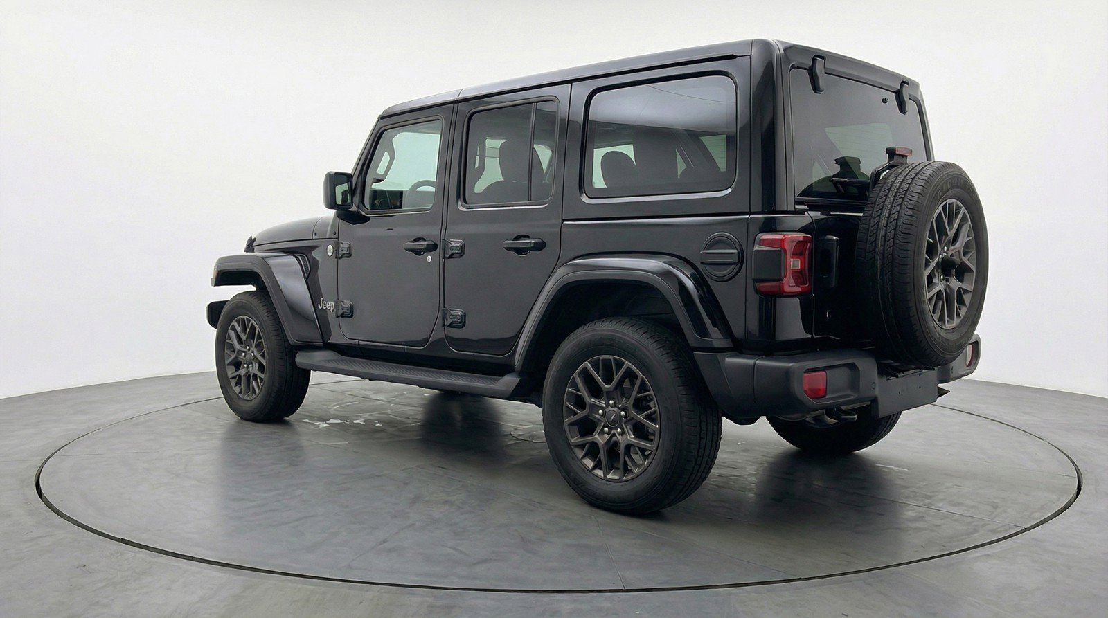Used 2025 Jeep Wrangler Sahara image 6