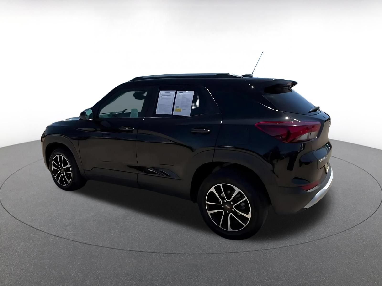 Used 2025 Chevrolet TrailBlazer LT FWD image 10