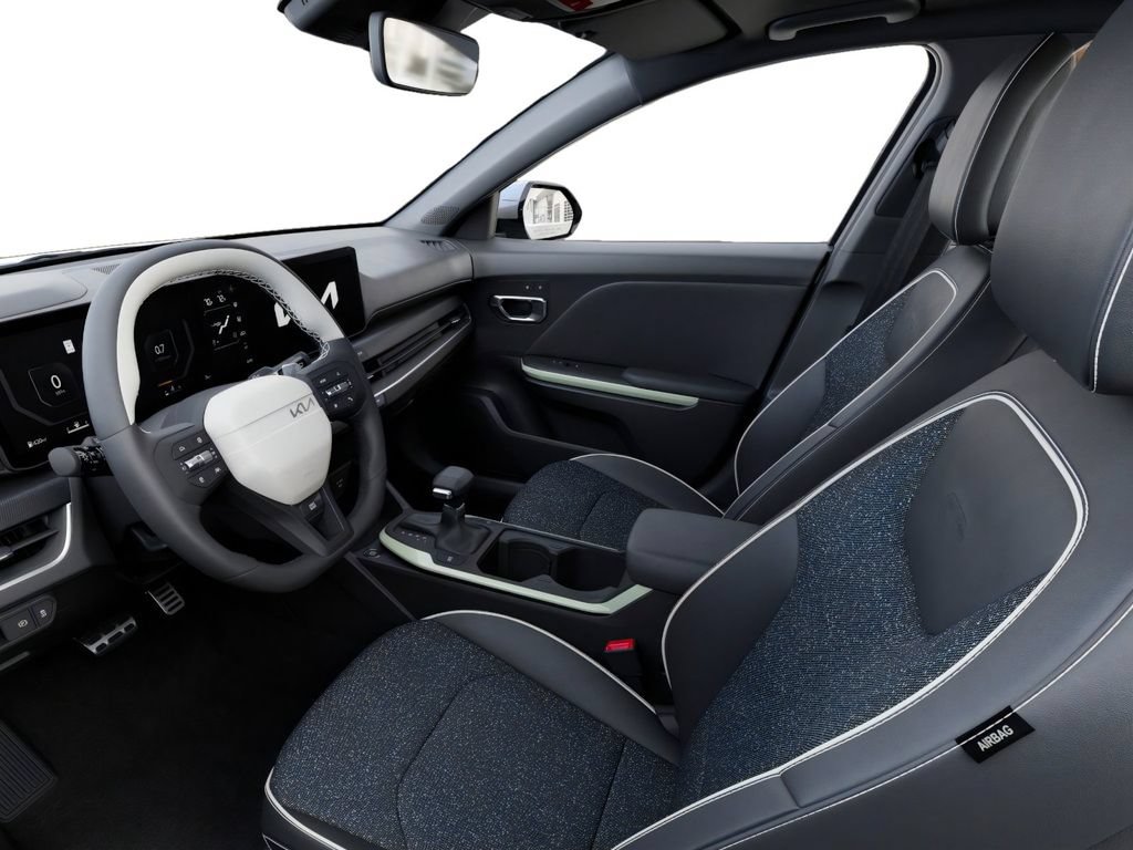 New 2025 Kia K4 GT-Line w/ GT-Line Premium Package image 17