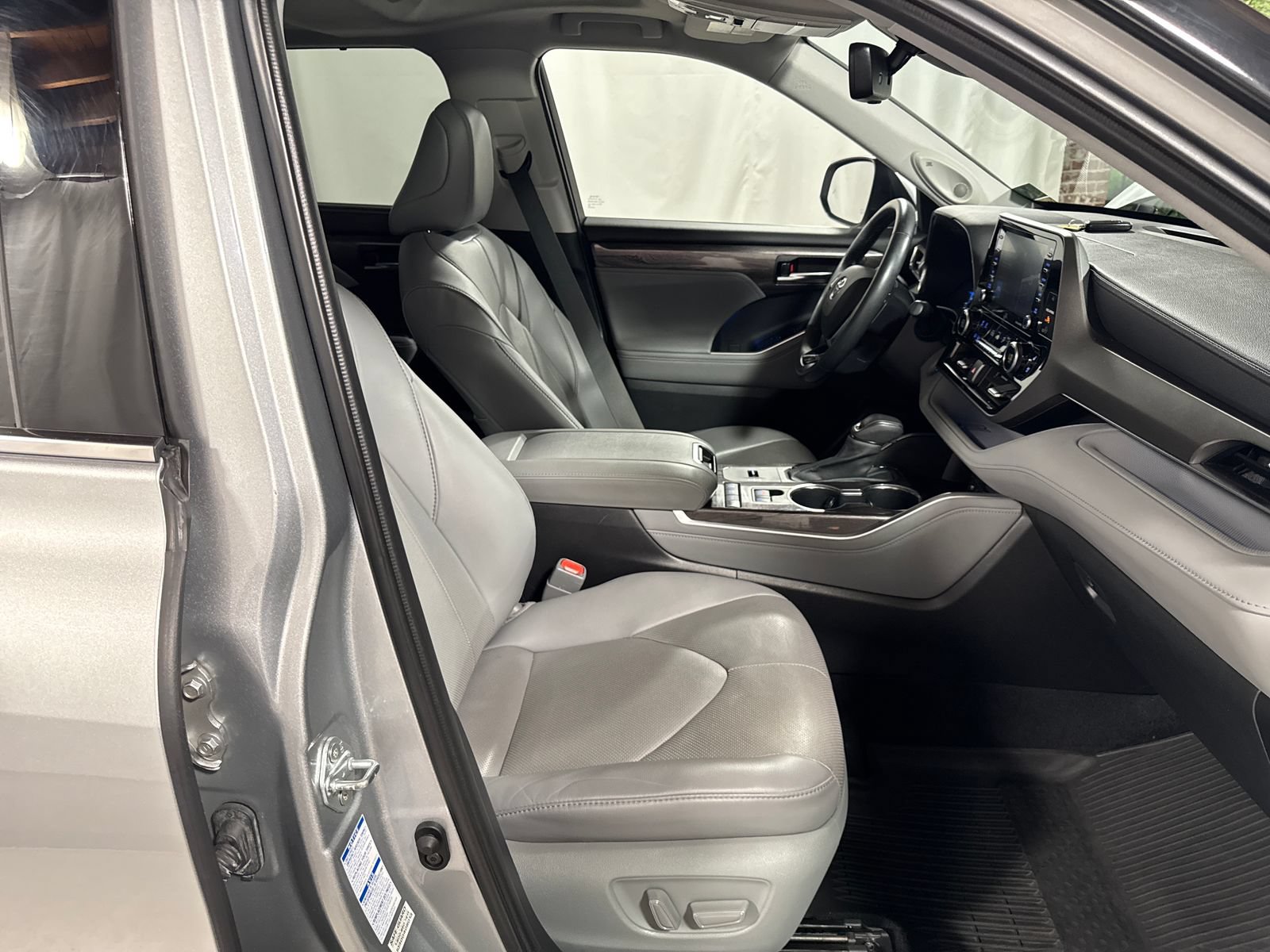 Used 2021 Toyota Highlander Limited AWD/4WD image 37