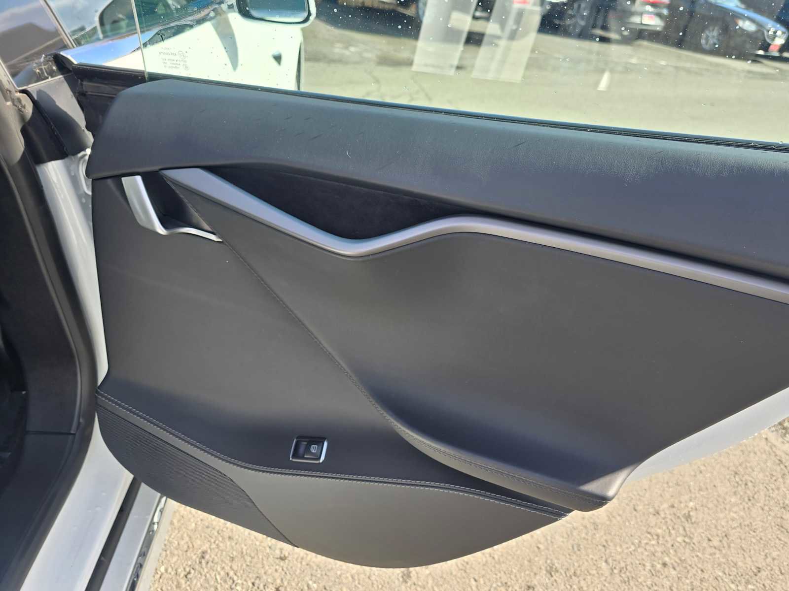 Used 2019 Tesla Model S Standard Range image 13