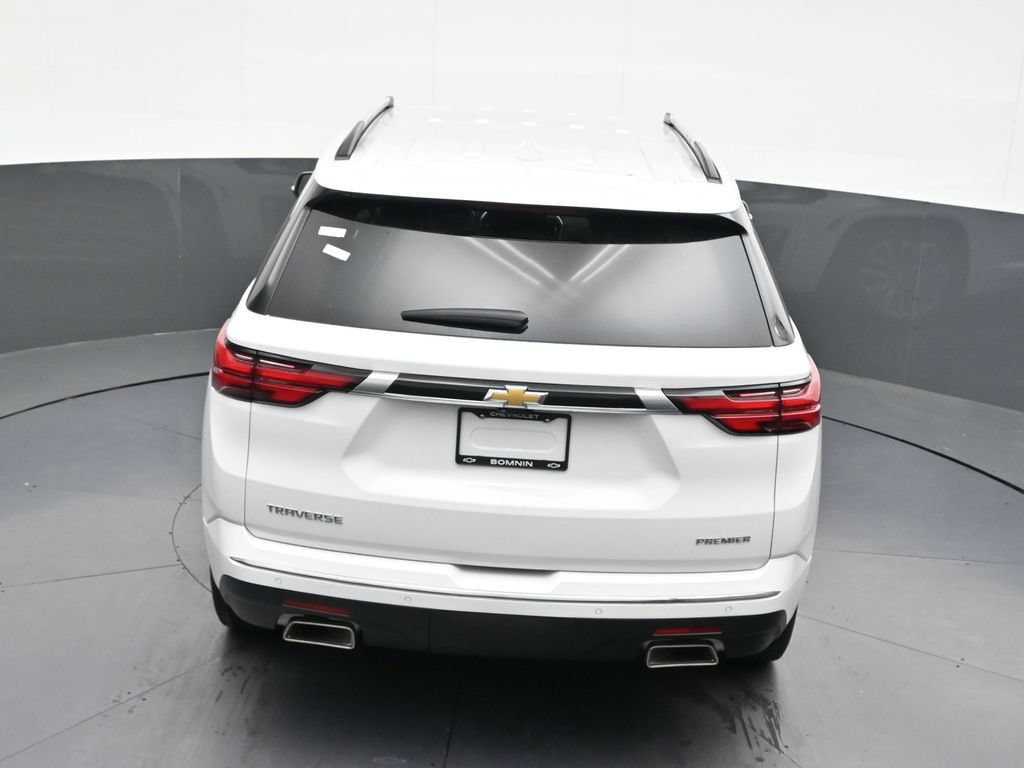 Used 2023 Chevrolet Traverse Premier FWD image 19