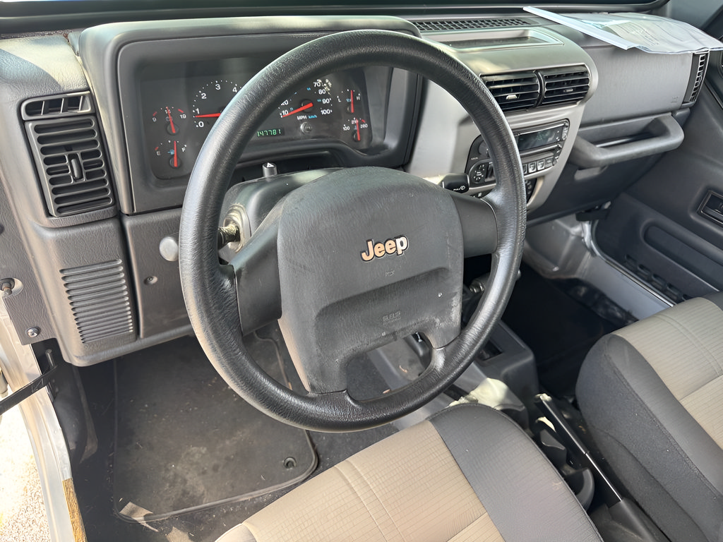 Used 2004 Jeep Wrangler X AWD/4WD image 17