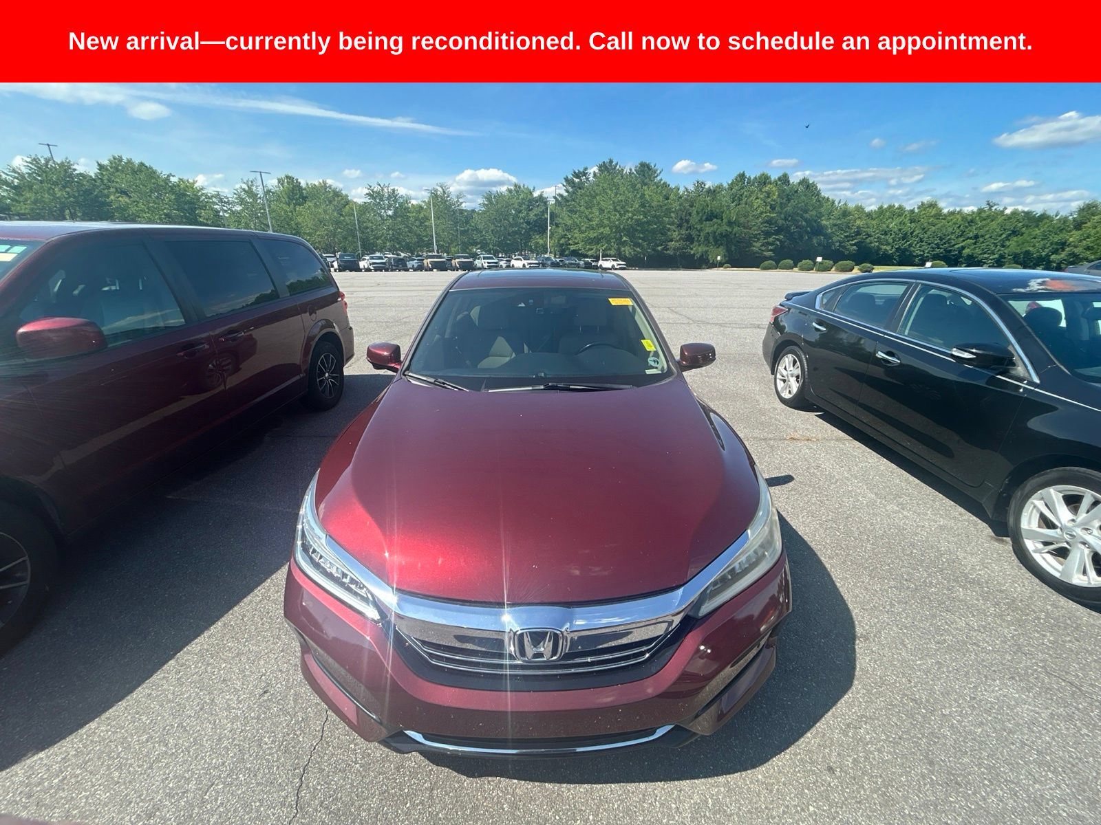 Used 2017 Honda Accord Touring image 2