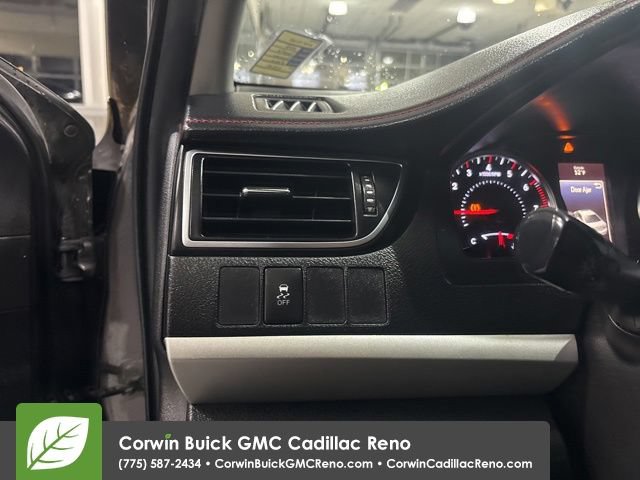 Used 2015 Toyota Camry SE w/ Moonroof Package FWD image 15