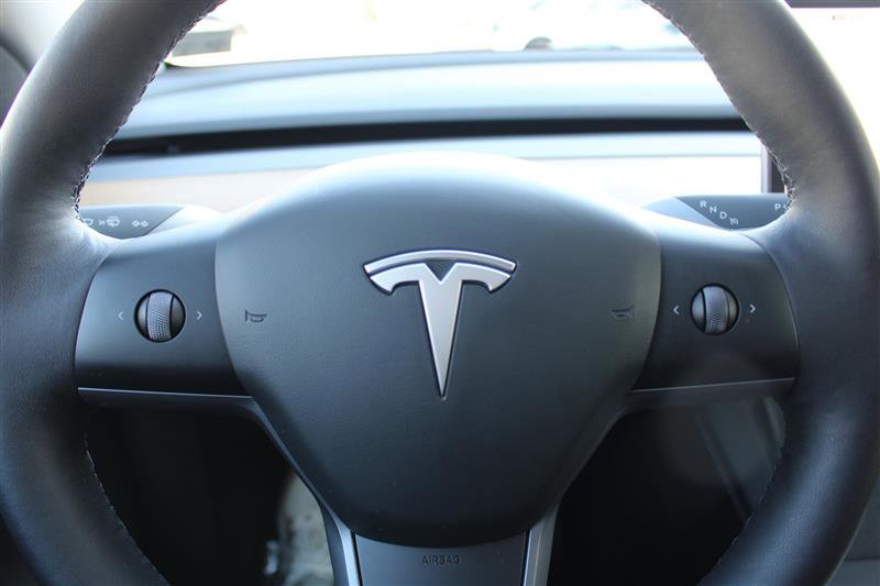 Used 2023 Tesla Model Y Performance AWD/4WD image 14
