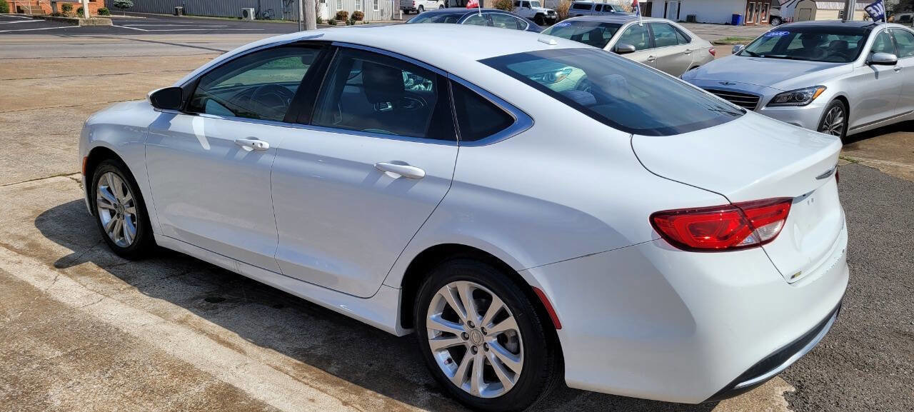 Used 2015 Chrysler 200 Limited w/ Convenience Group image 3
