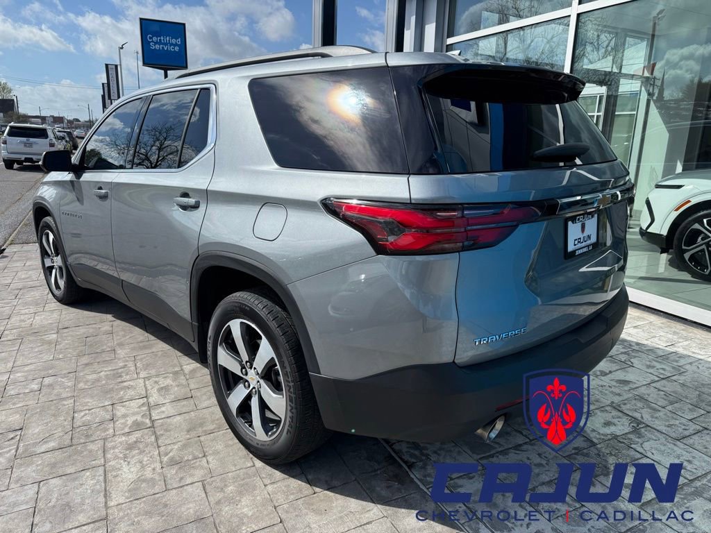 Used 2023 Chevrolet Traverse LT w/ LT Premium Package image 2