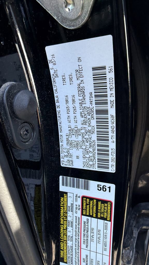 Used 2016 Toyota Tacoma TRD Off-Road w/ Towing Package image 6