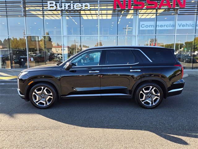 Used 2023 Hyundai Palisade Limited w/ Cargo Package image 11