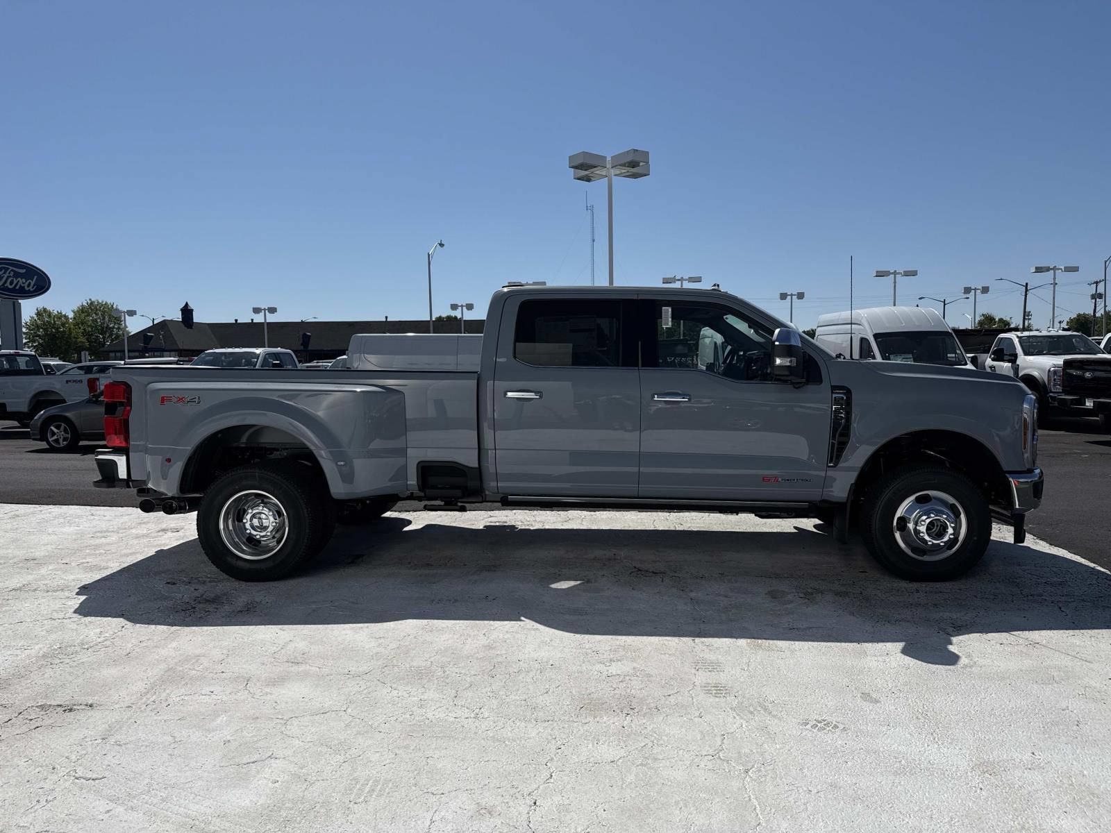 New 2026 Ford F350 Lariat w/ Lariat Ultimate Package AWD/4WD image 2