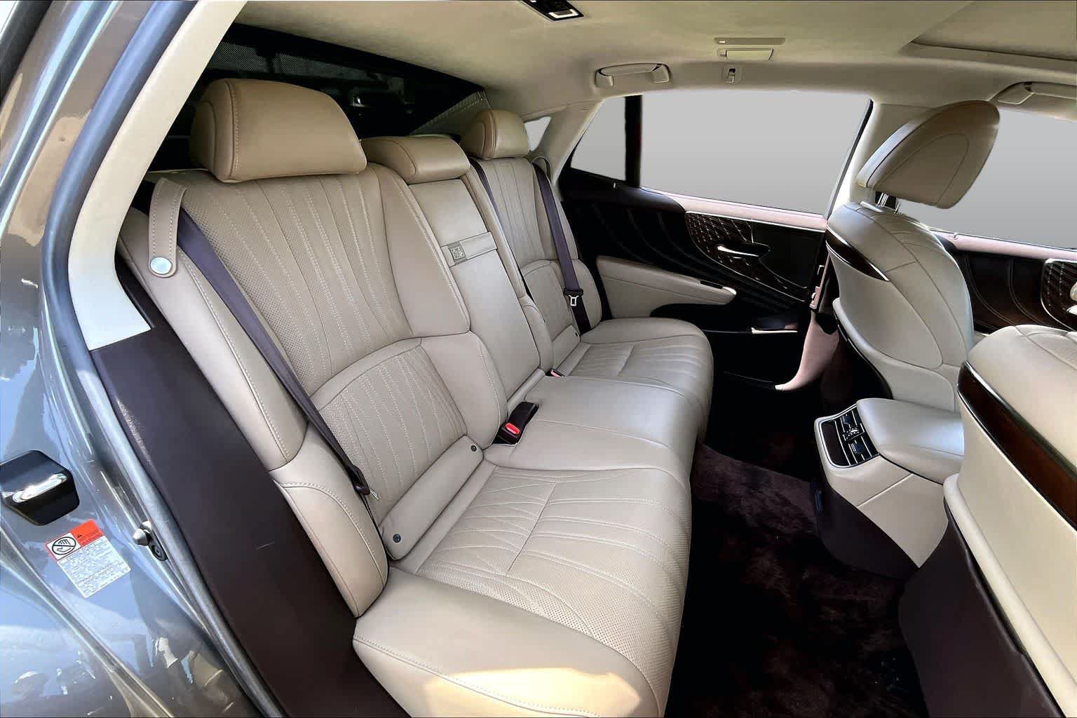 Used 2020 Lexus LS 500 w/ Interior Upgrade Package RWD image 19