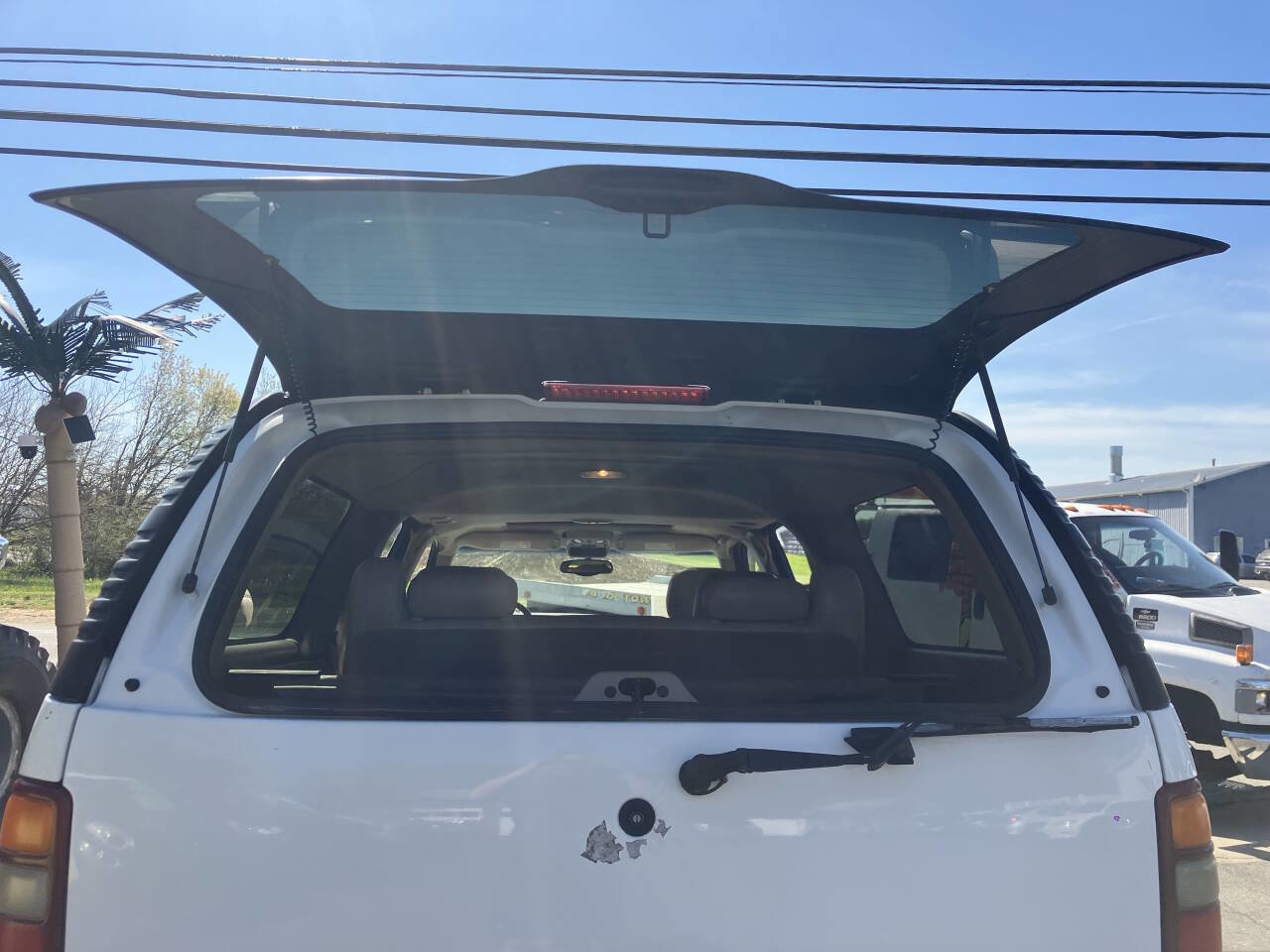 Used 2002 Chevrolet Suburban Z71 image 33