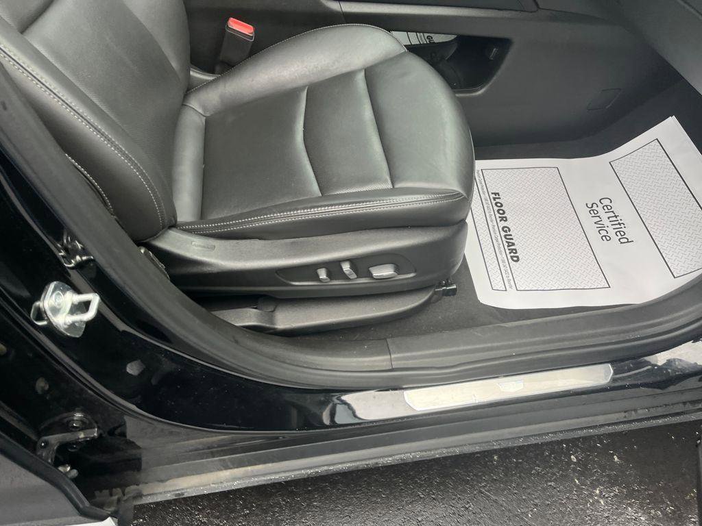 Used 2024 Cadillac XT6 Premium Luxury AWD/4WD image 30