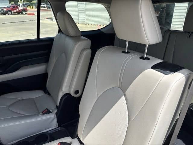 Used 2024 Toyota Grand Highlander FWD image 20