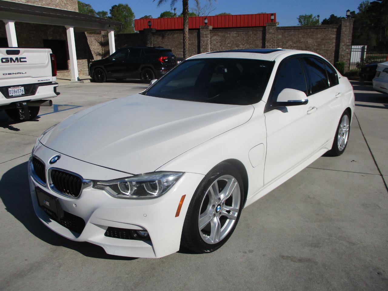 Used 2017 BMW 330e image 26